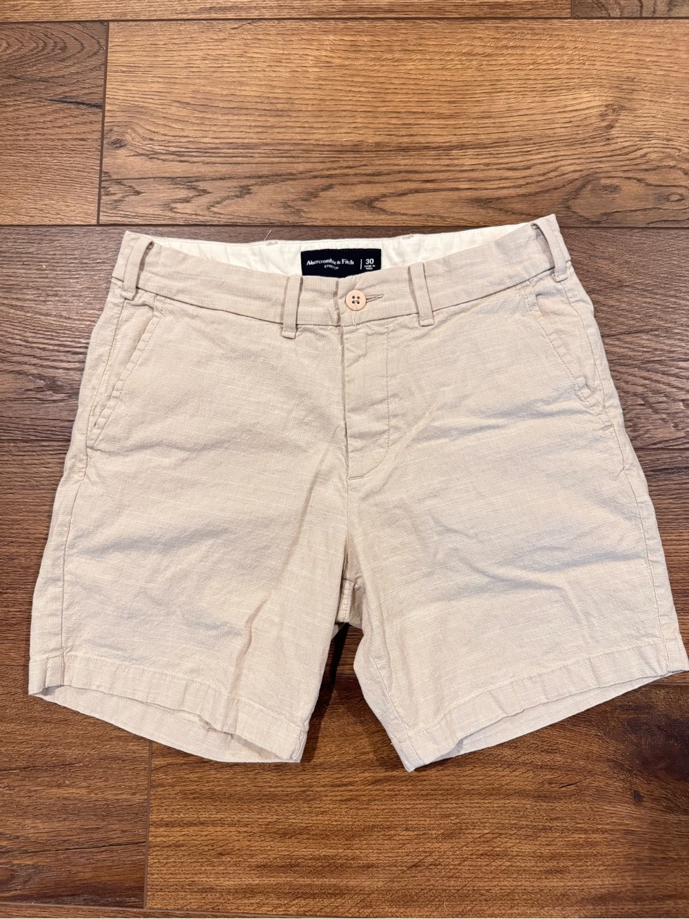 Abercrombie & Fitch Men's Light Beige Flat-Front Casual Shorts